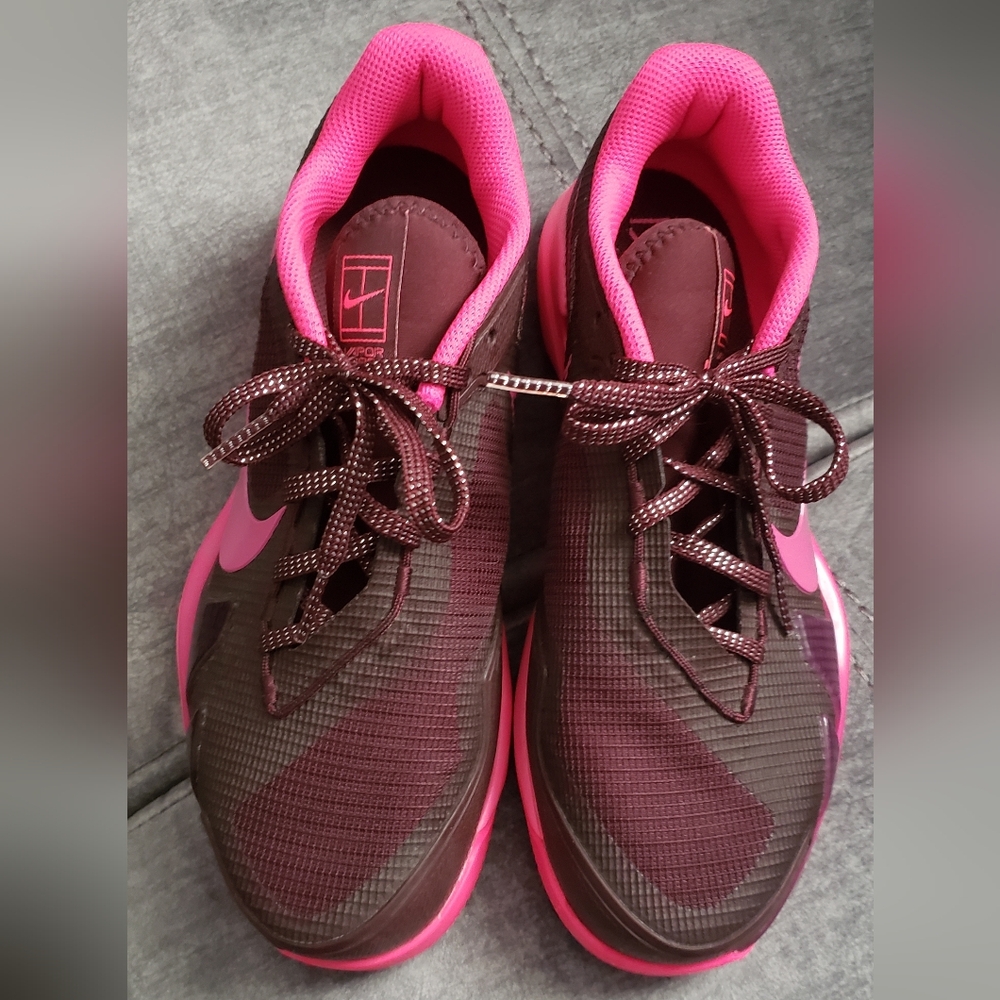 Women Nike Vapor Pro Zoom tennis shoes